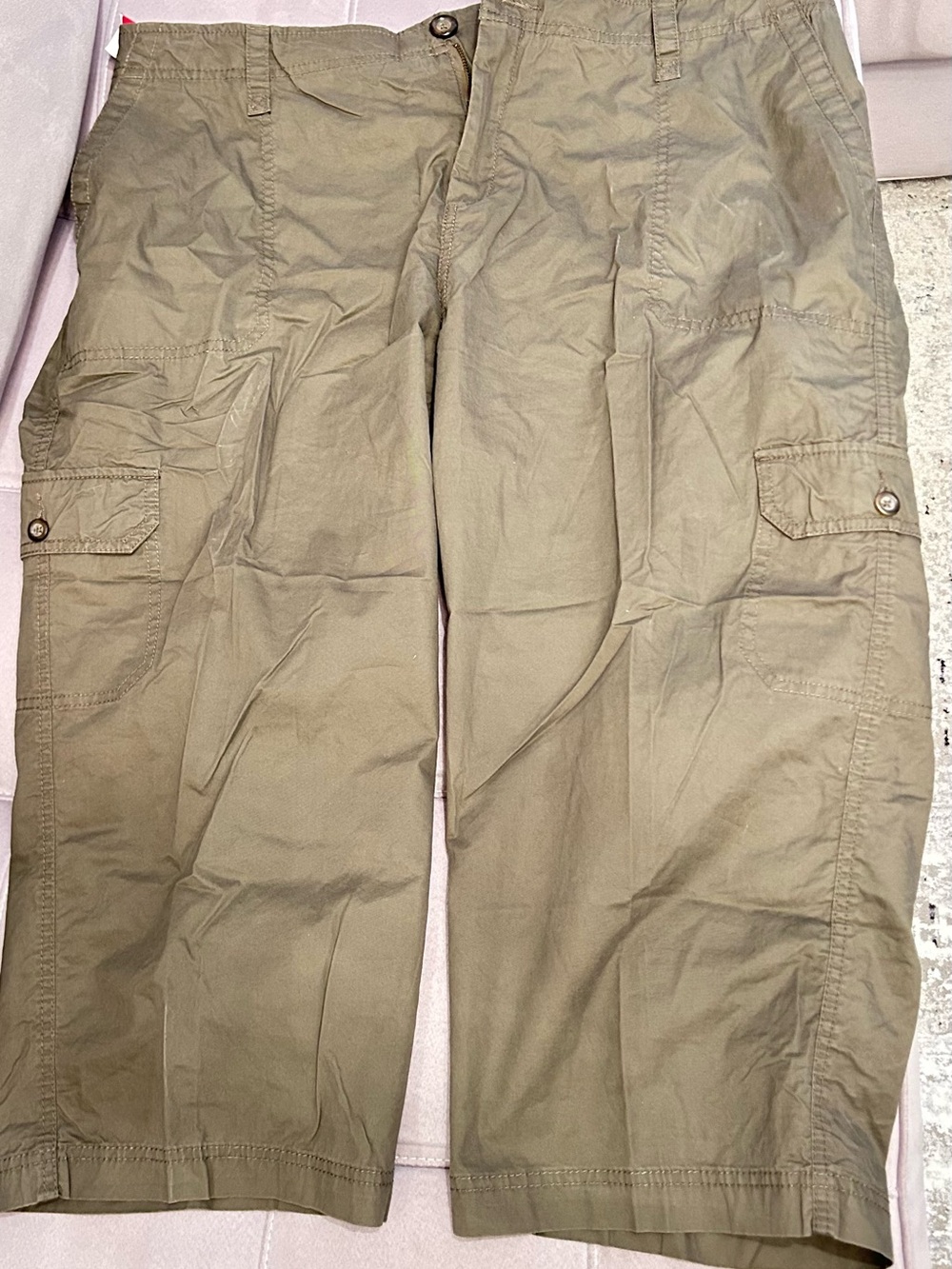 Merona Women’s Cropped Cargo Pants in Olive